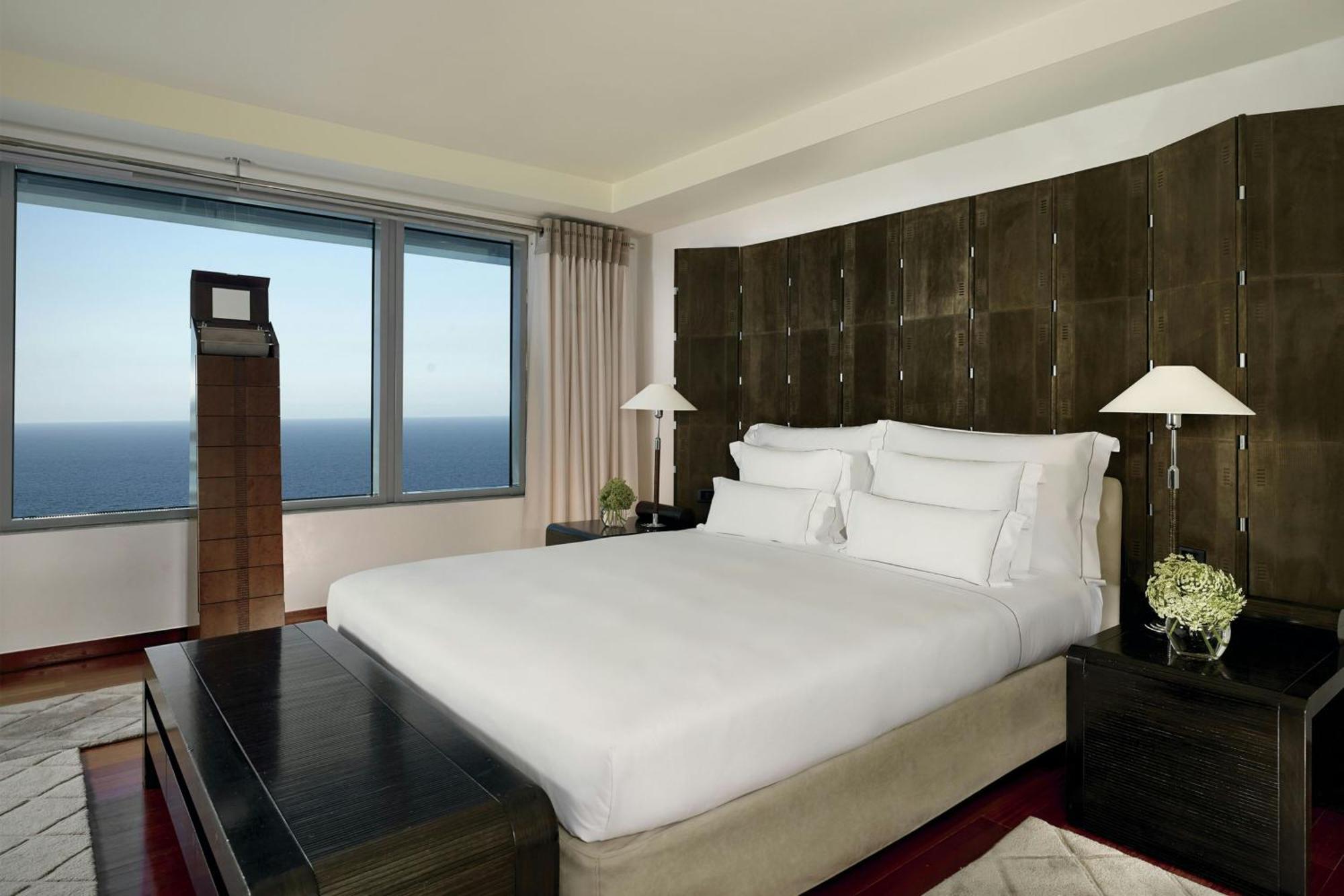 Arts Hotel 5*